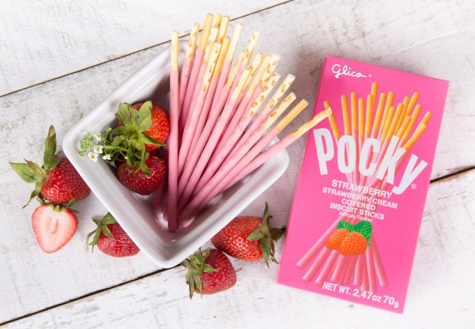 Pocky Strawberry and strawberries